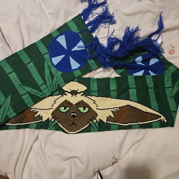 Avatar The Last Airbender Samurai Momo Knit Scarf CultureFly Exclusive Aang Zuko - Picture 1 of 6